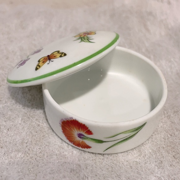 Tiffany & Co Limoges “Tiffany Garden” Round Trinket Jewelry Ring Box - Picture 6 of 8